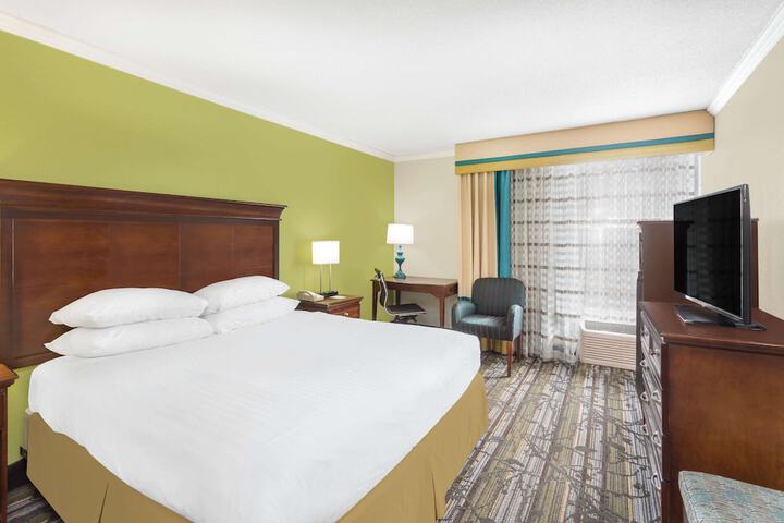 Room 14 of 32