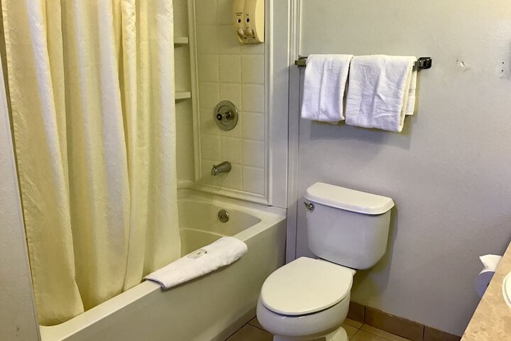 Room 10 of 27