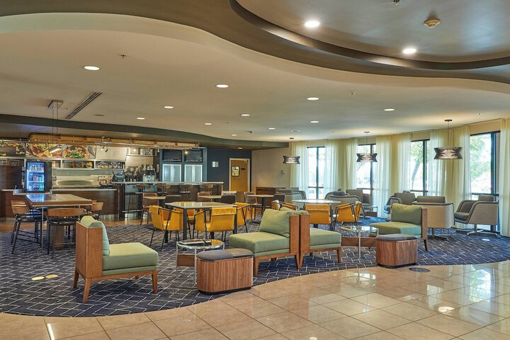 Courtyard by Marriott Medford Airport
