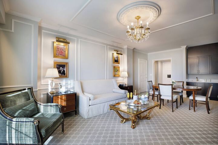 Hotel Carmichael Autograph Collection