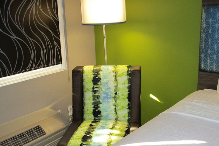 Room 18 of 25