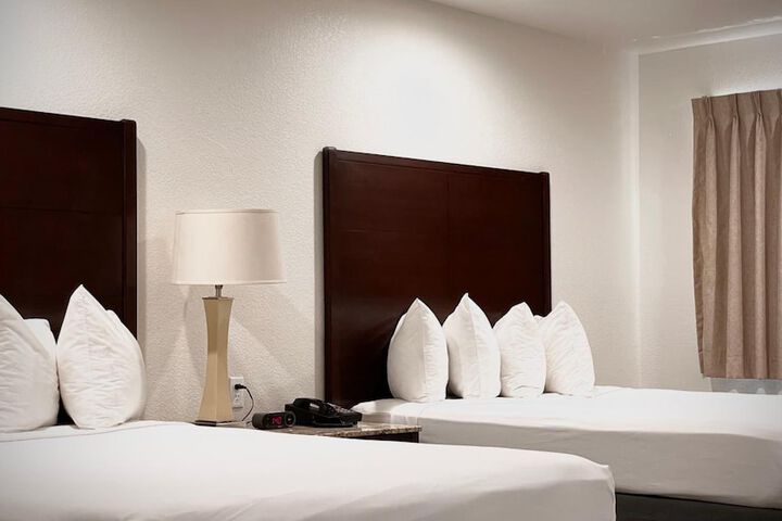 Room 44 of 77