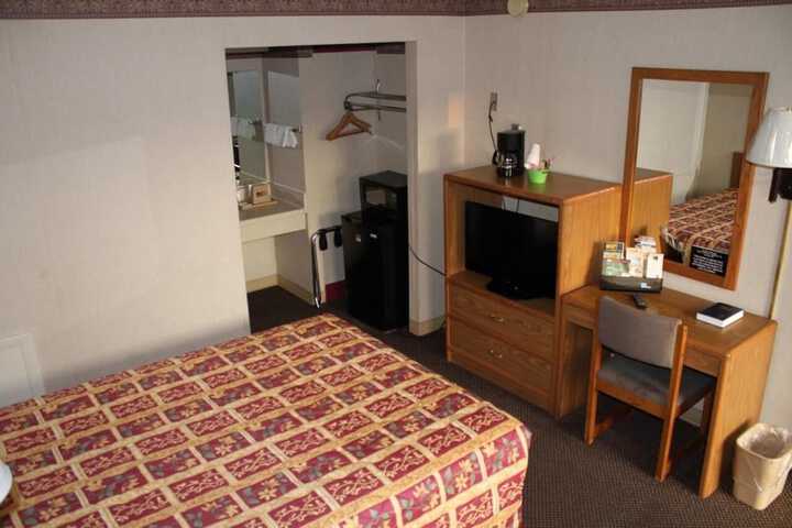 Room 11 of 46