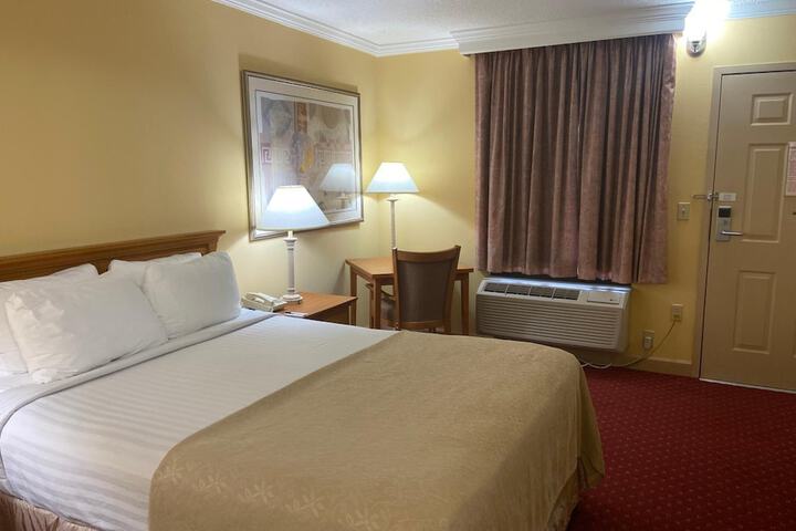 Room 6 of 19