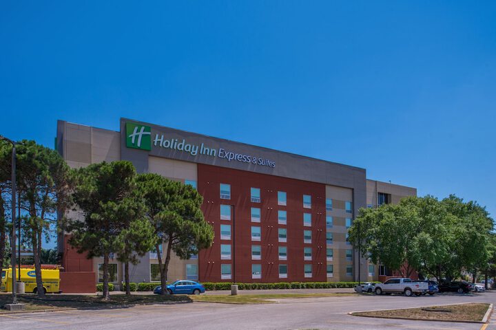 Hotel 8 of 103