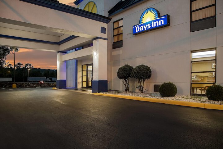 Days Inn by Wyndham Salem
