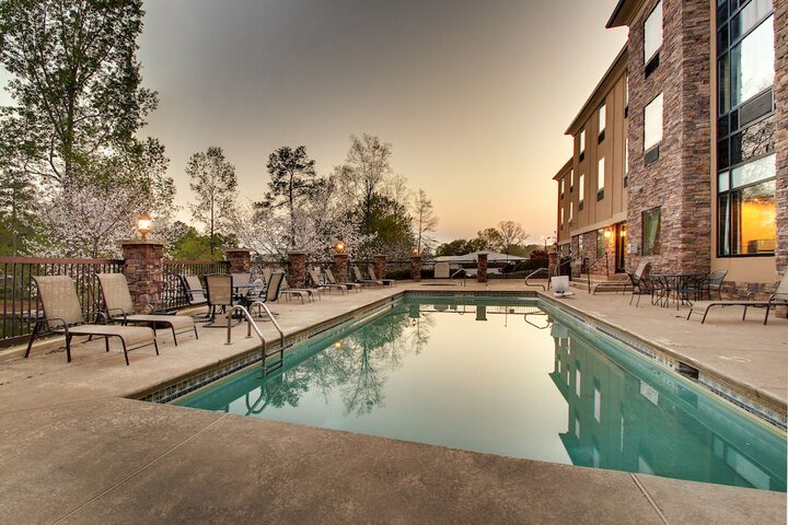 Pool 11 of 29