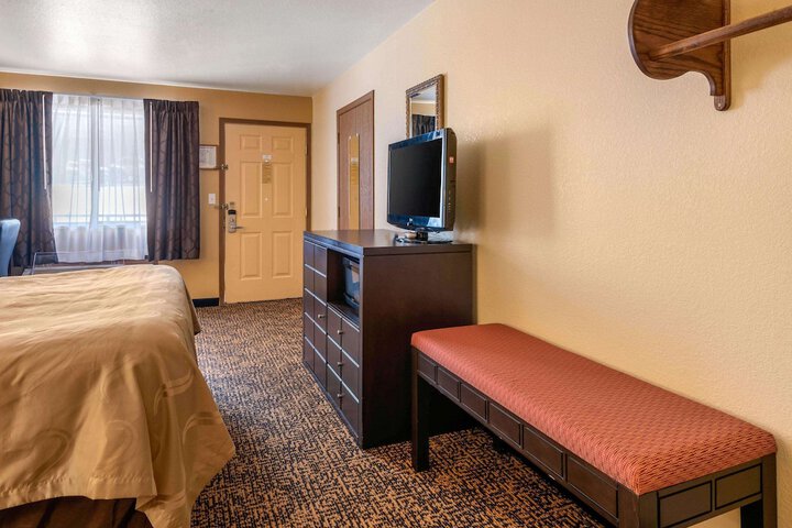 Room 18 of 38