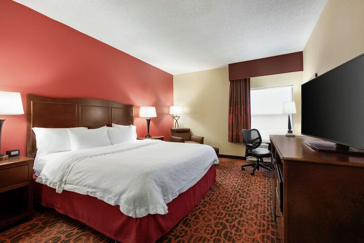 Room 10 of 27