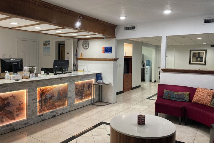 Woodward Inn & Suite