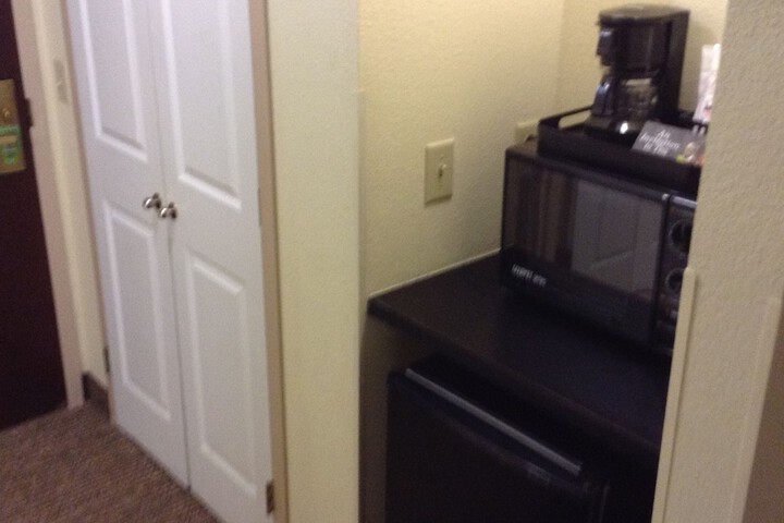 Room 8 of 43