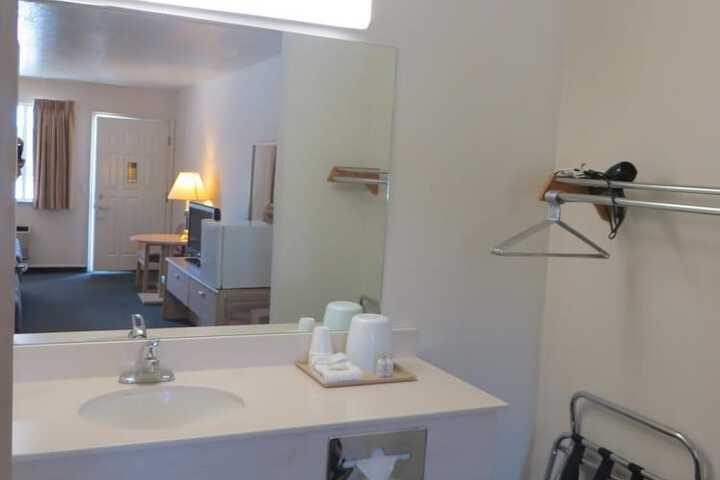 Room 15 of 39