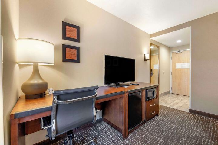 Room 10 of 30