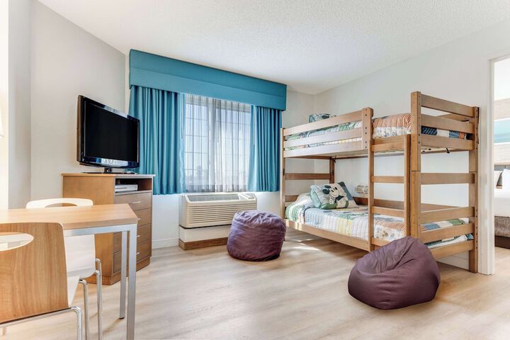 Room 17 of 43