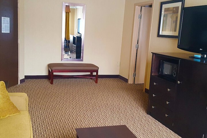Room 14 of 22