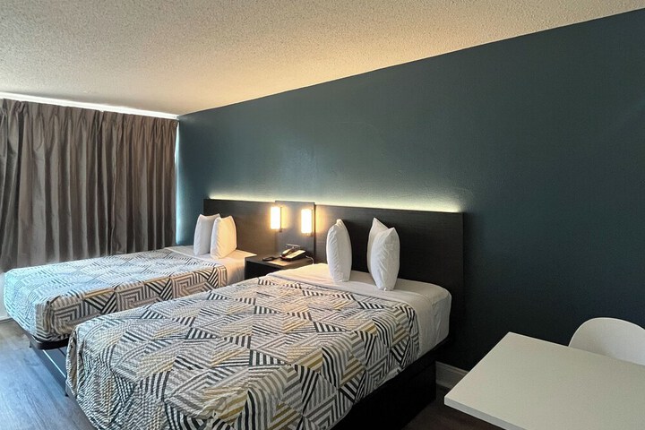 Studio 6 Hammond LA – I12 – I55