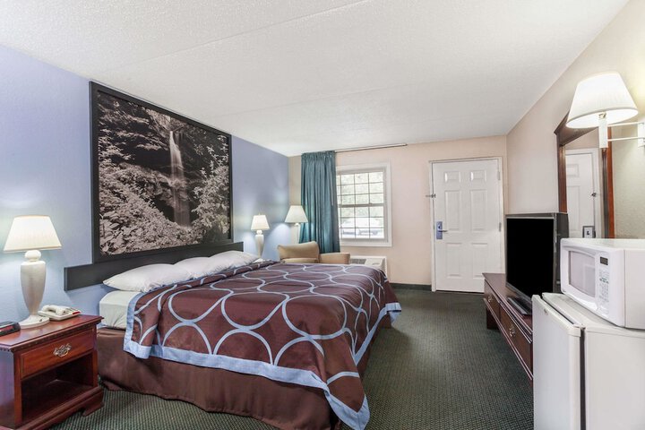 Room 14 of 15