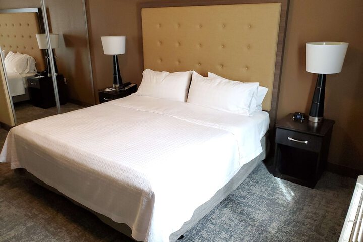 Room 16 of 38