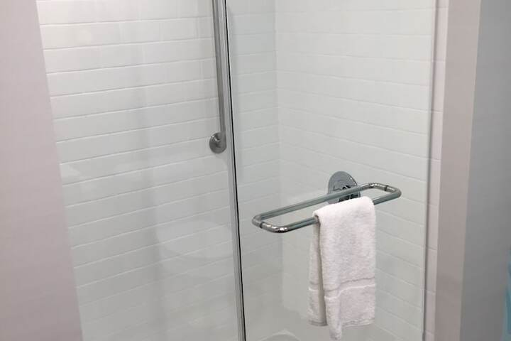 Room 9 of 34