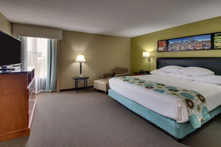Room 16 of 52