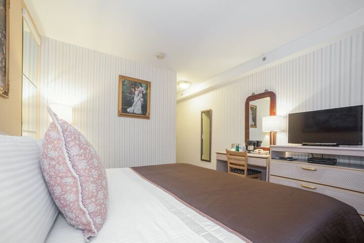 Room 20 of 36