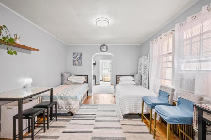 Large apartment with multiple sleeping options