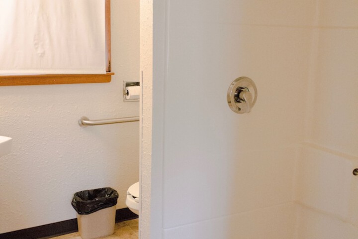 Room 14 of 33