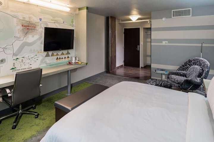 The Rushmore Hotel & Suites BW Premier Collection
