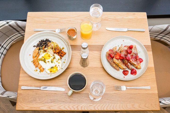 Breakfast/Coffee Service 81 of 100