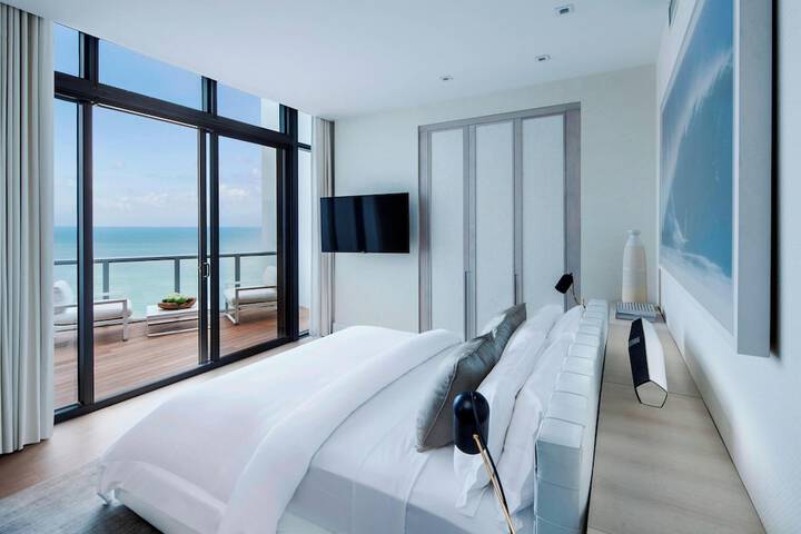 W South Beach