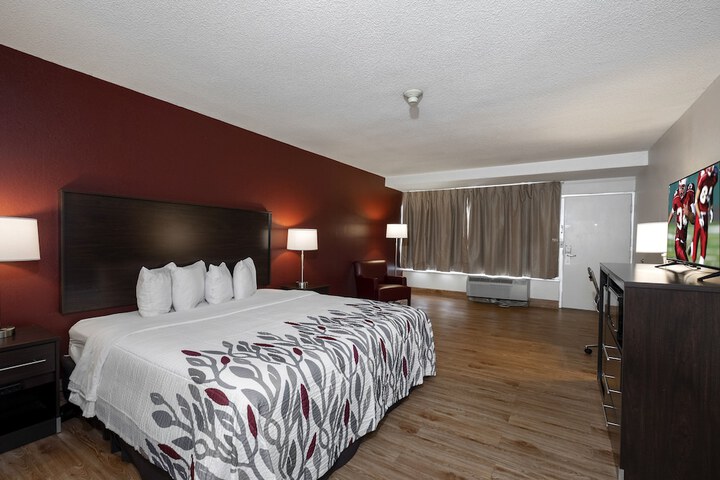 Room 17 of 27