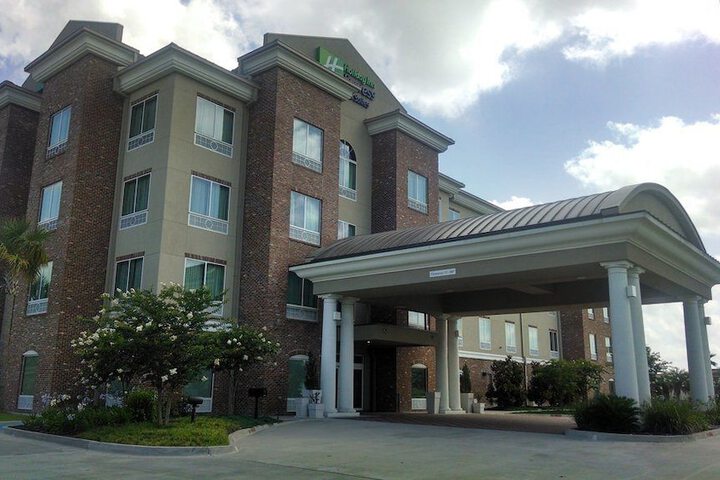 Holiday Inn Express & Suites Gonzales by IHG