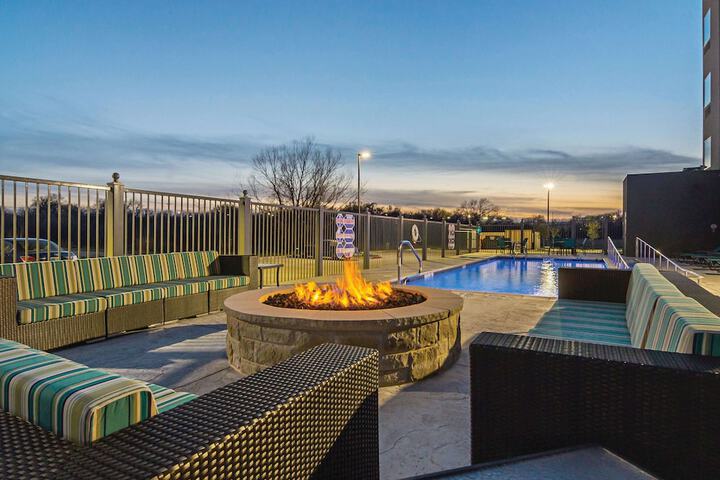 Pool 4 of 31