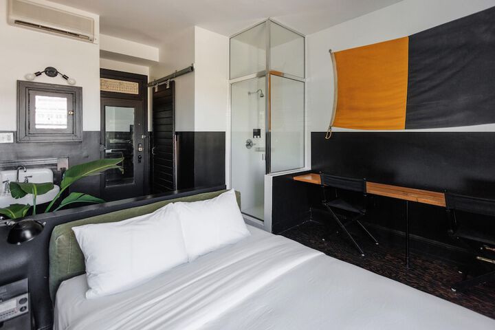 Room 61 of 76
