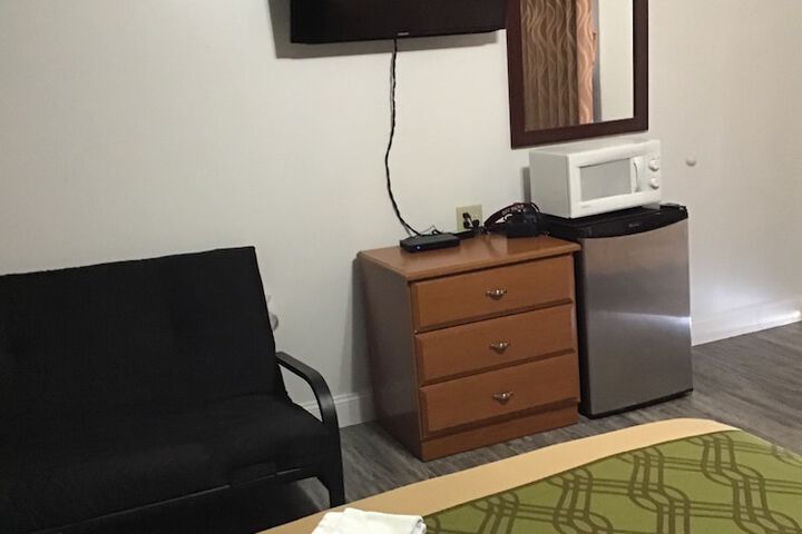 Room 28 of 38