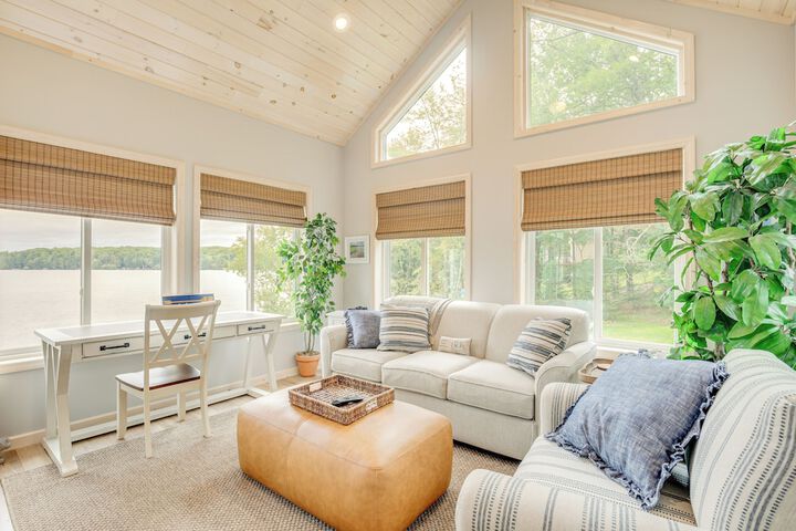 Lakefront Rhinelander Cottage w / Private Dock!