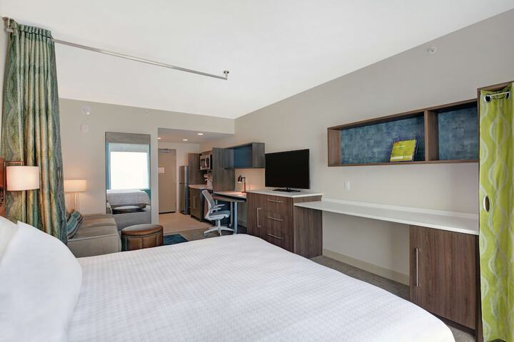 Room 13 of 34