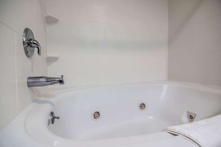 Quality Suites St. Joseph