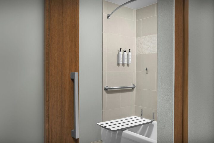 Room 30 of 43