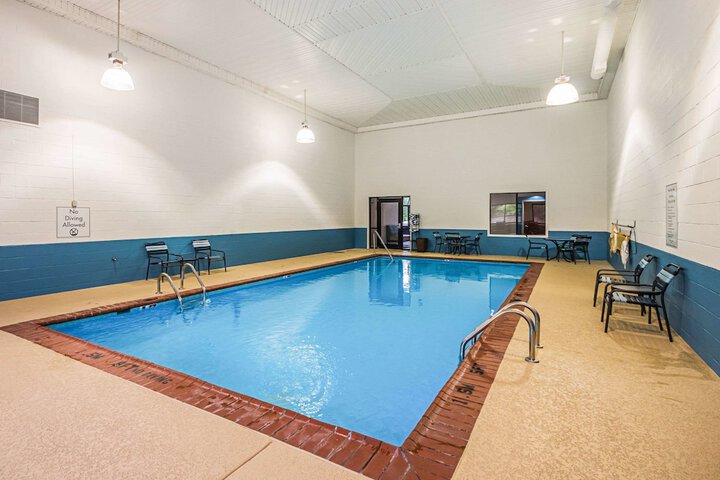Pool 11 of 61