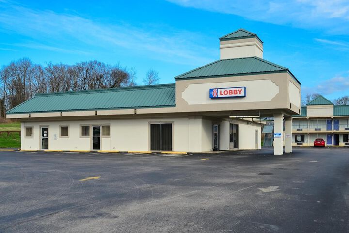 Motel 6 Pulaski TN