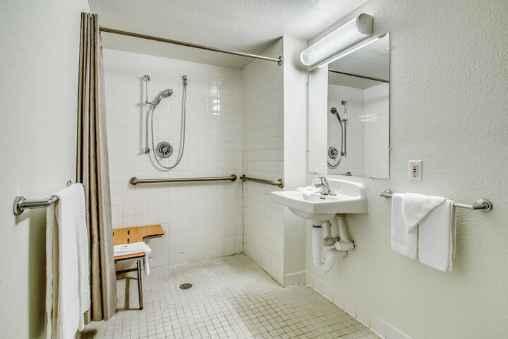 Room 18 of 29
