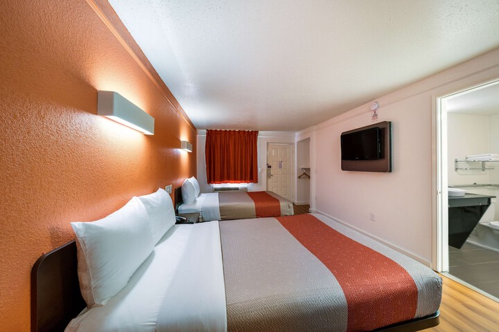 Motel 6 Dallas TX - Farmers Branch