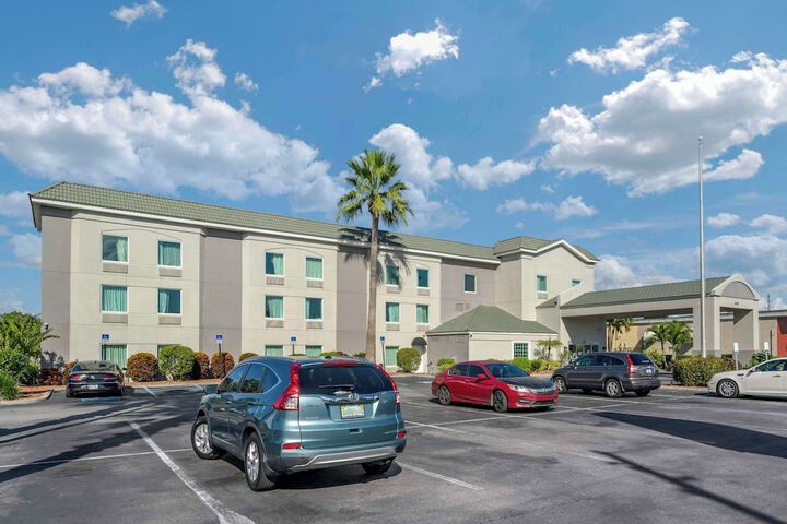 Hotel 2 of 35