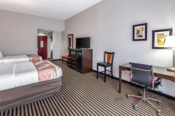 Room 13 of 32