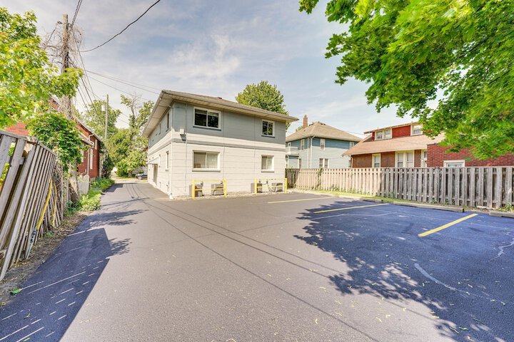 Wyandotte Vacation Rental Apartment Near Hospital!