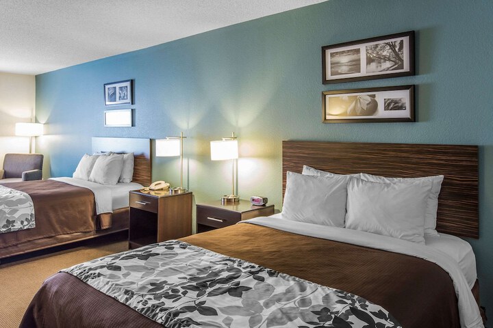 Room 27 of 45