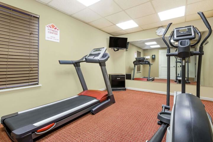 Hawthorn Extended Stay by Wyndham Columbus North
