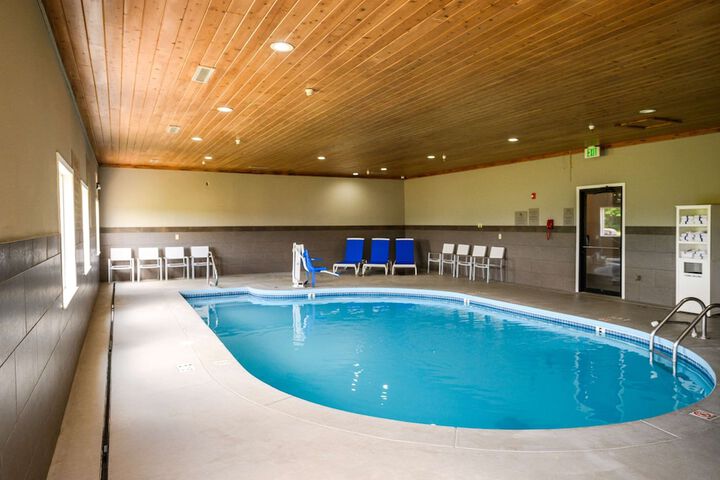 Pool 7 of 60