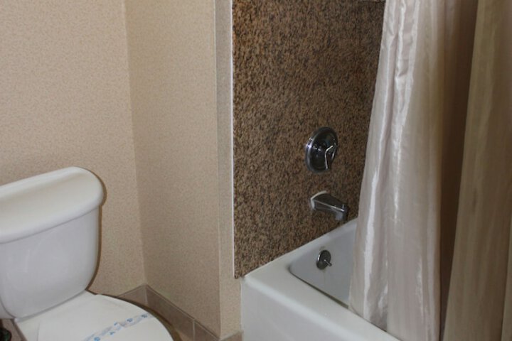 Room 6 of 37